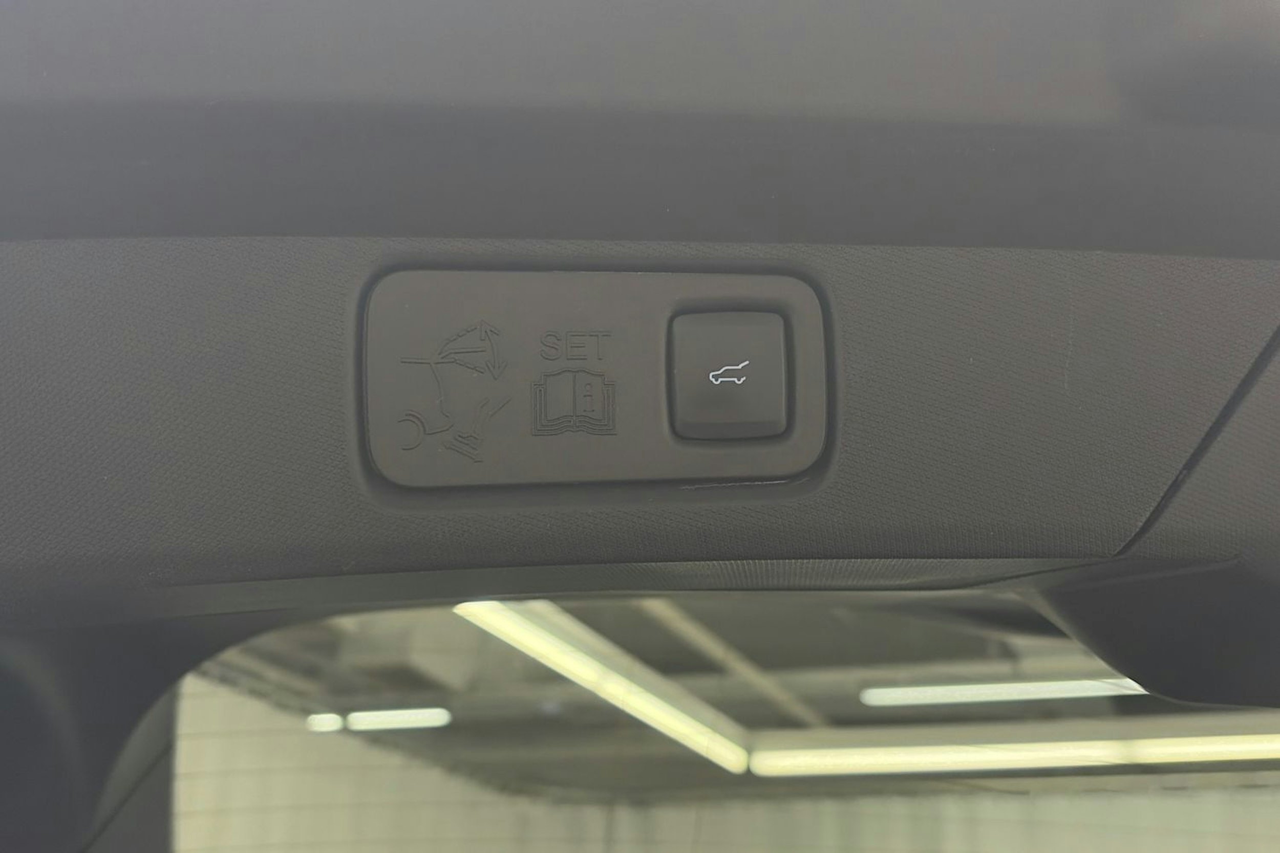 harmaa Ford Mustang Mach-E 2021 kuva 15.