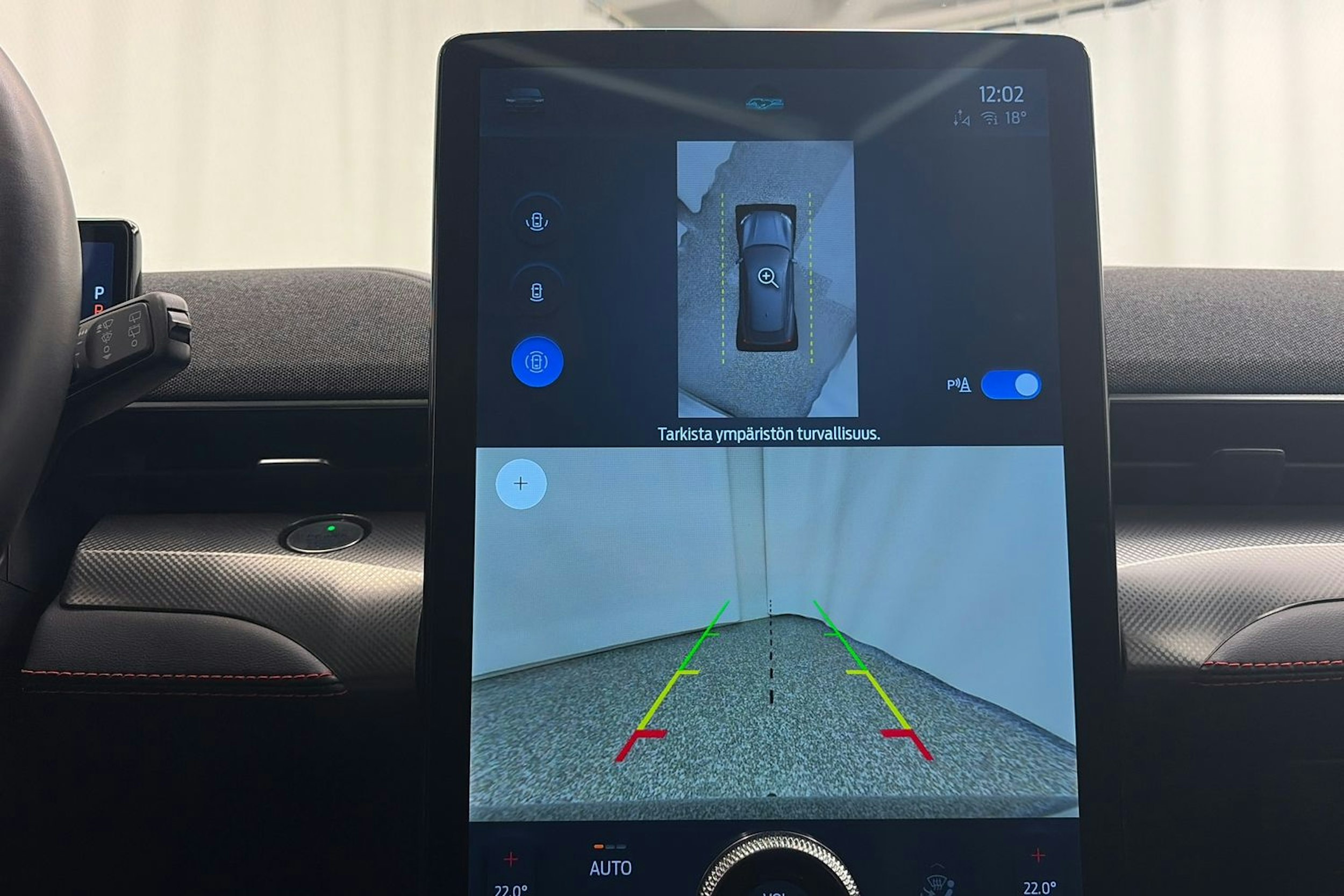 harmaa Ford Mustang Mach-E 2021 kuva 25.