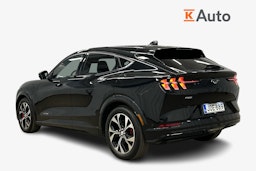 musta Ford Mustang Mach-E 2021 kuva 2.