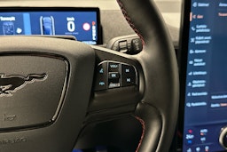 musta Ford Mustang Mach-E 2021 kuva 11.