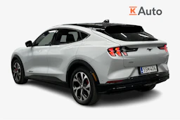 valkoinen Ford Mustang Mach-E 2021 kuva 3.