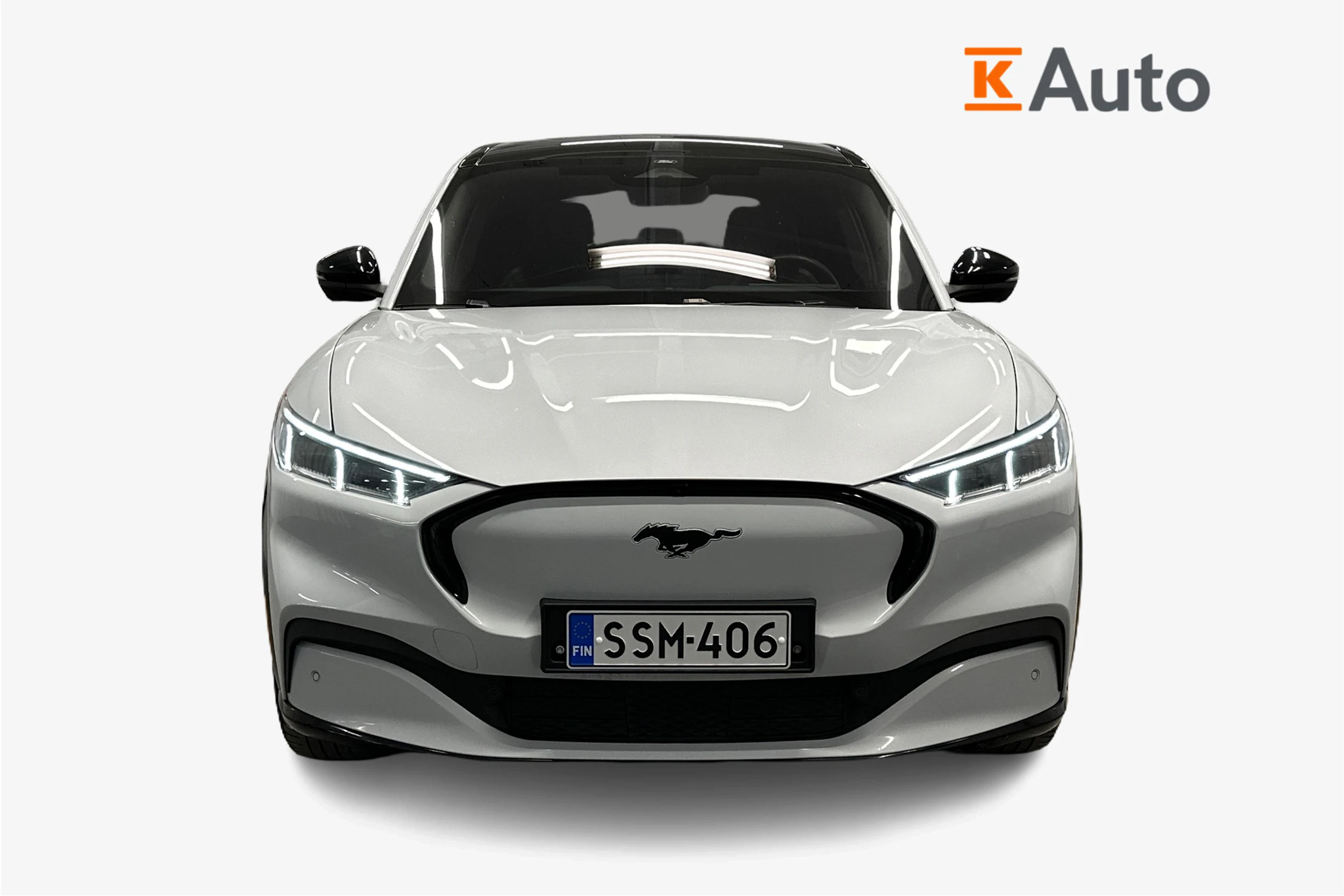 valkoinen Ford Mustang Mach-E 2021 kuva 5.