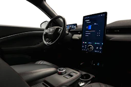valkoinen Ford Mustang Mach-E 2021 kuva 9.