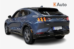 sininen Ford Mustang Mach-E 2021 kuva 2.