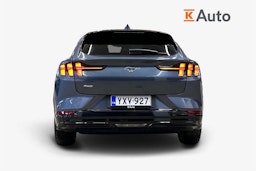 sininen Ford Mustang Mach-E 2021 kuva 3.