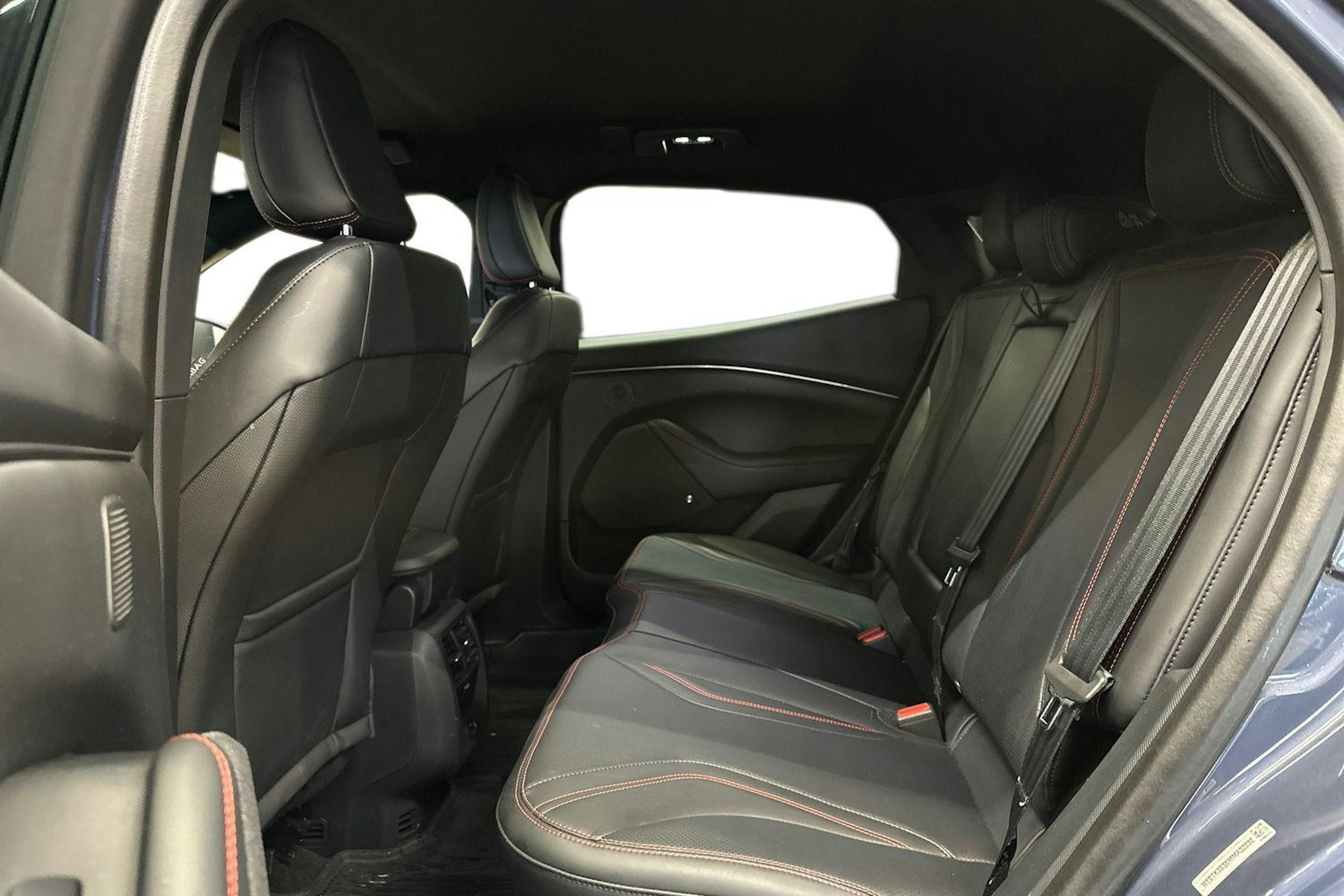 sininen Ford Mustang Mach-E 2021 kuva 10.