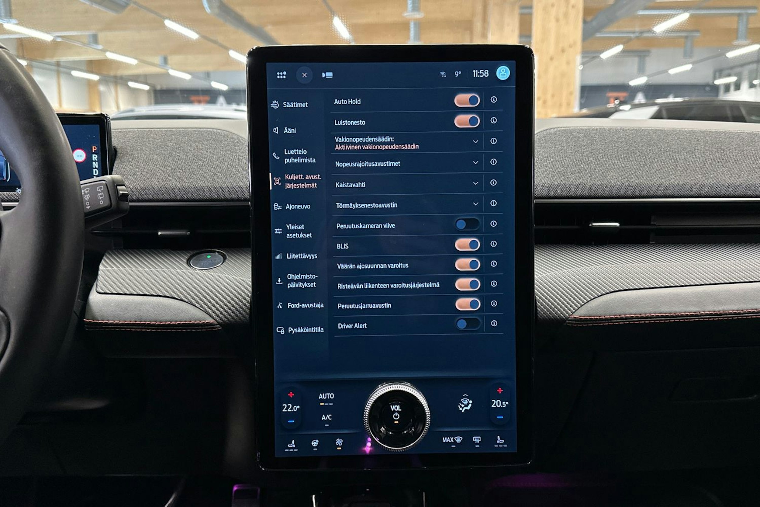 sininen Ford Mustang Mach-E 2021 kuva 19.