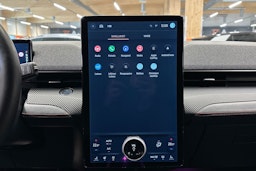 sininen Ford Mustang Mach-E 2021 kuva 22.