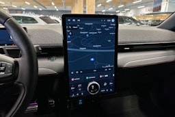 sininen Ford Mustang Mach-E 2021 kuva 23.