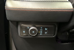 sininen Ford Mustang Mach-E 2021 kuva 28.