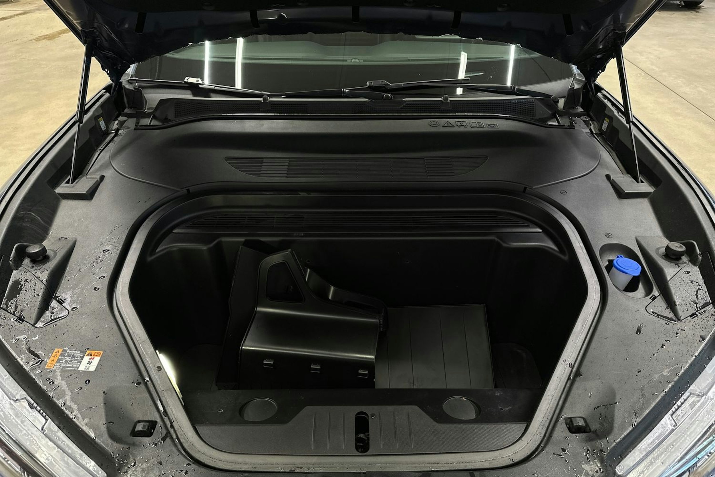 sininen Ford Mustang Mach-E 2021 kuva 31.