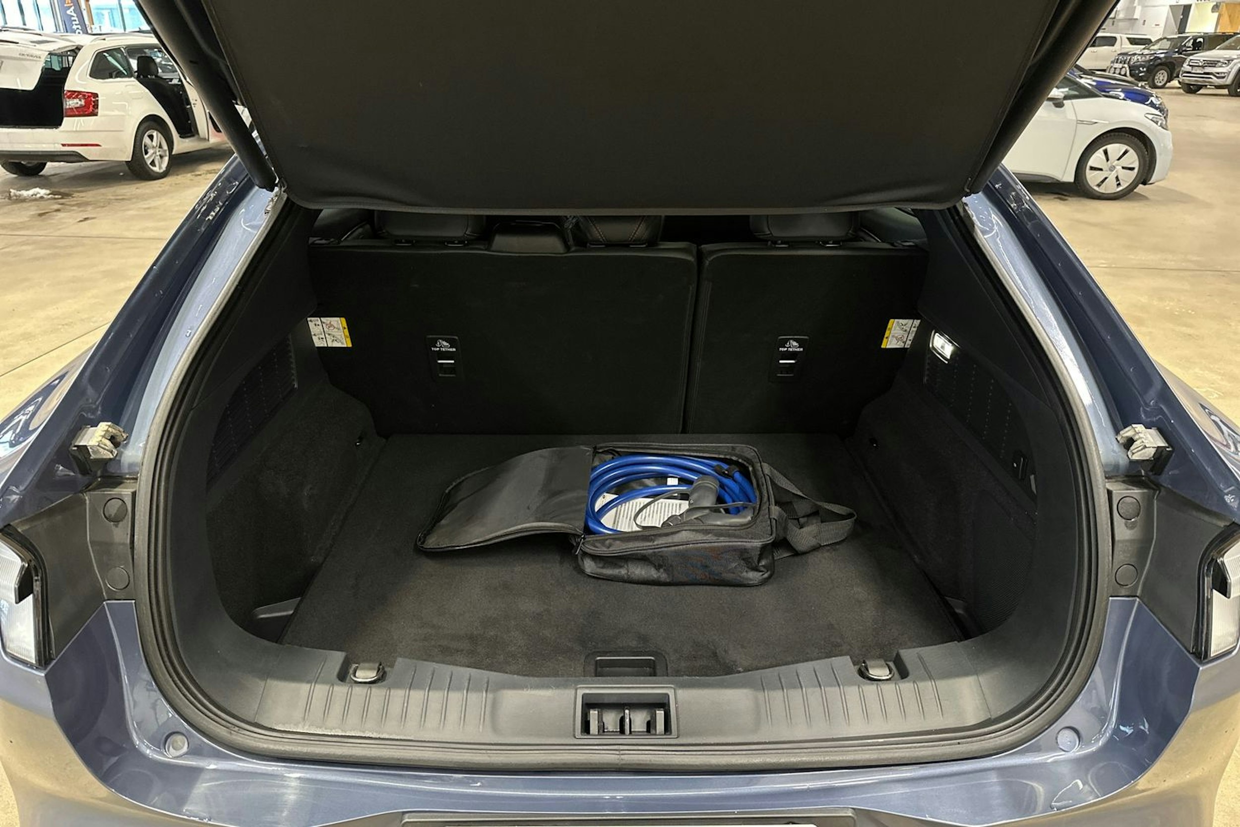 sininen Ford Mustang Mach-E 2021 kuva 32.