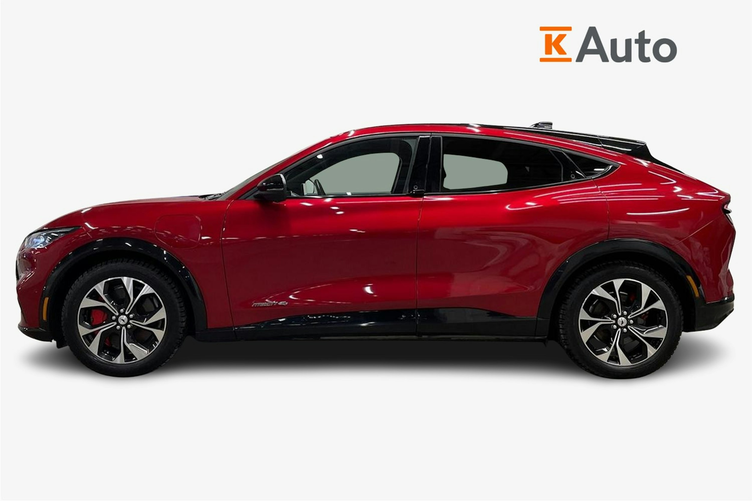 punainen Ford Mustang Mach-E 2021 kuva 6.