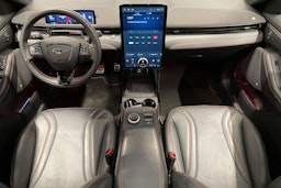 punainen Ford Mustang Mach-E 2021 kuva 9.