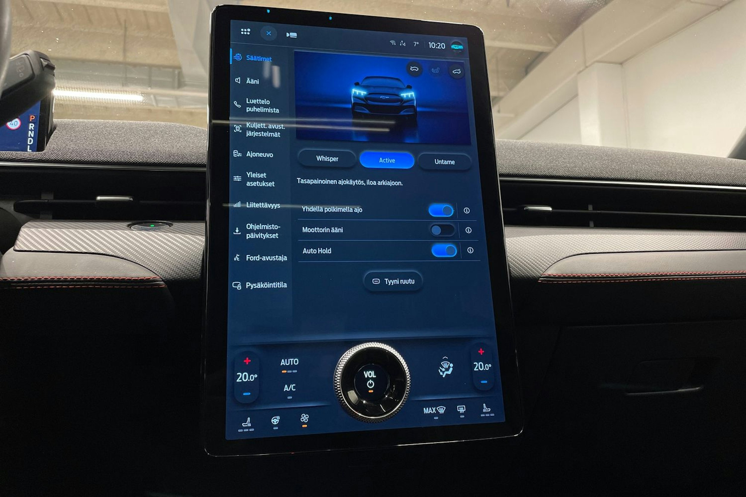 punainen Ford Mustang Mach-E 2021 kuva 19.