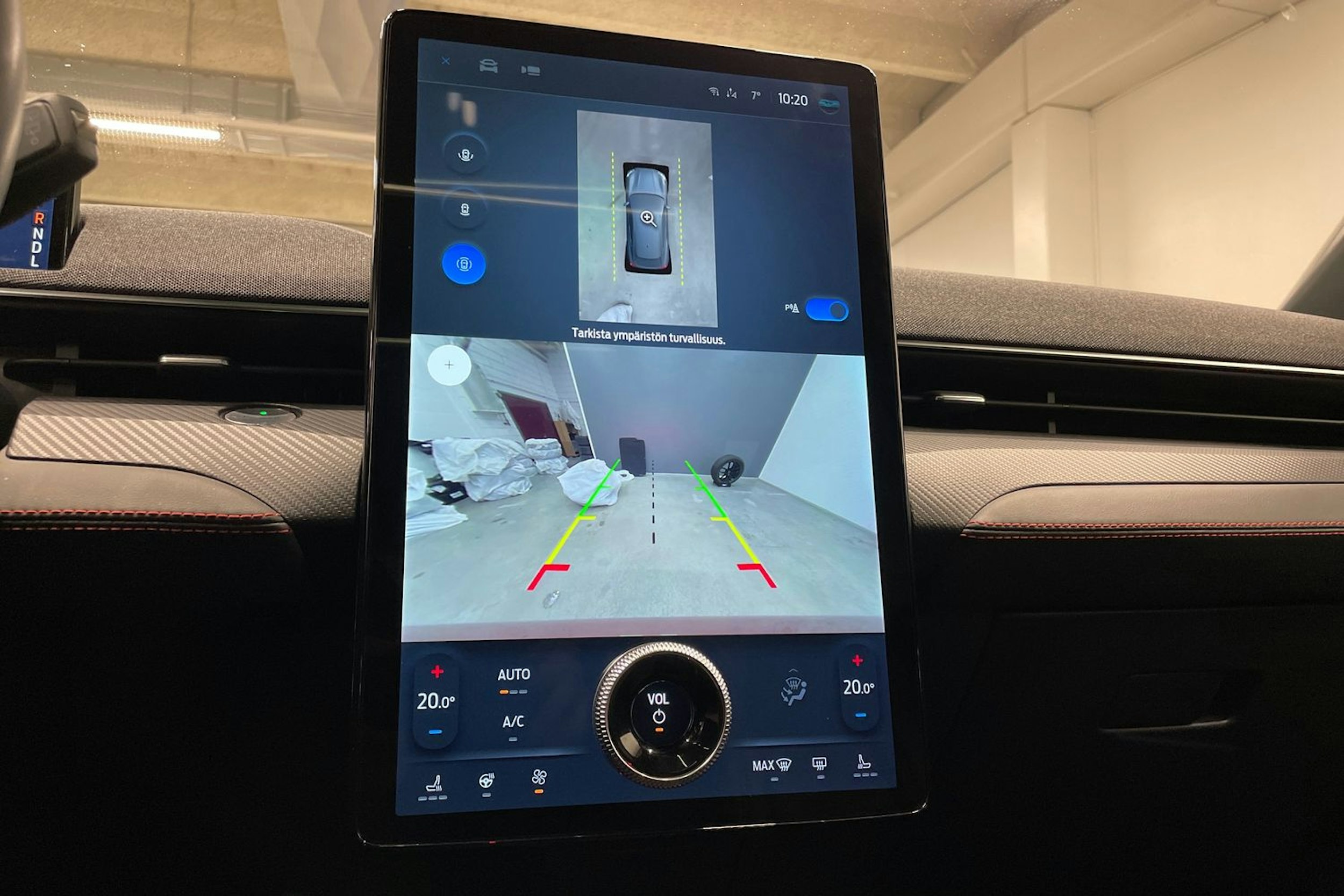 punainen Ford Mustang Mach-E 2021 kuva 20.