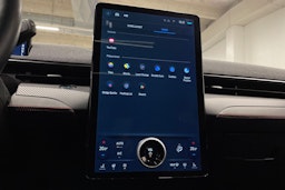 punainen Ford Mustang Mach-E 2021 kuva 21.