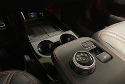 punainen Ford Mustang Mach-E 2021 kuva 22.