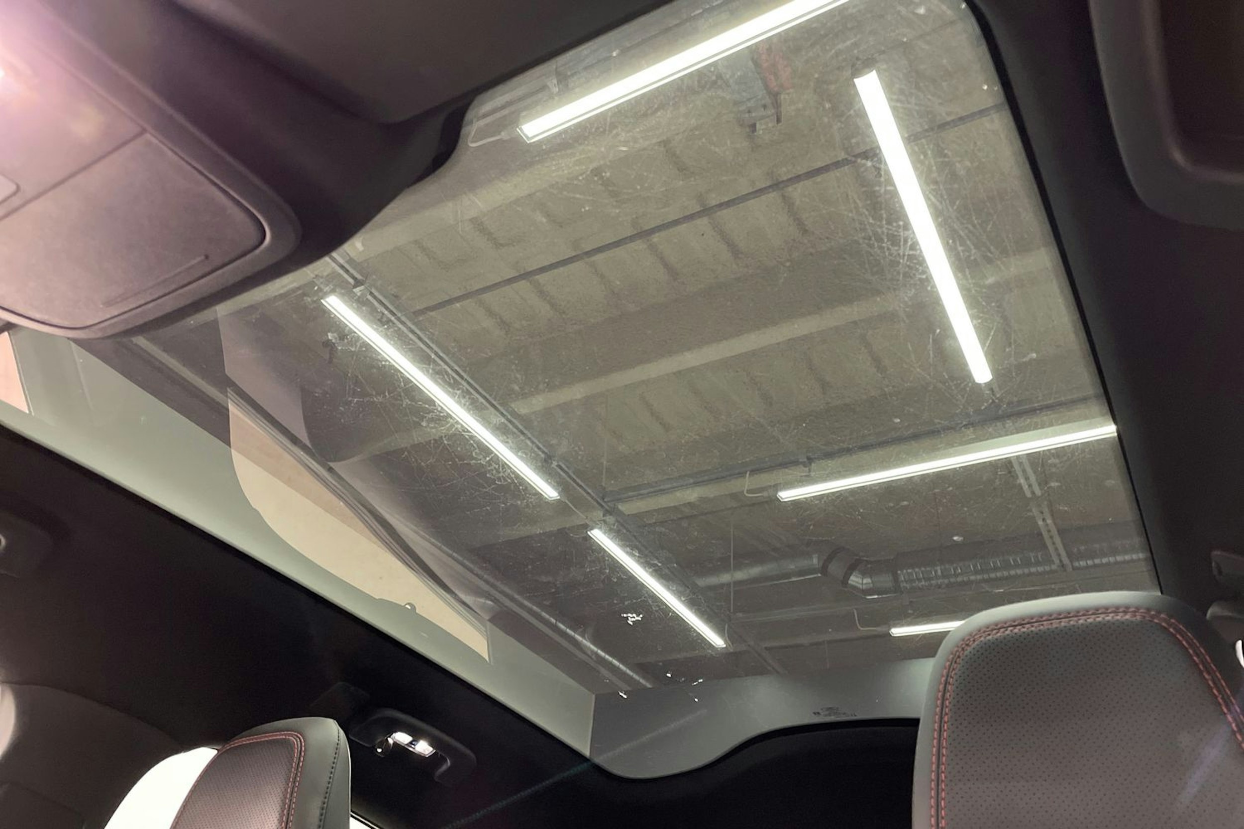 punainen Ford Mustang Mach-E 2021 kuva 28.