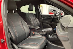 punainen Ford Mustang Mach-E 2021 kuva 30.