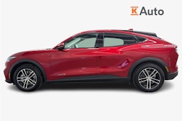 punainen Ford Mustang Mach-E 2022 kuva 6.