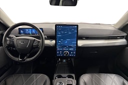 punainen Ford Mustang Mach-E 2022 kuva 9.