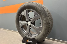 punainen Ford Mustang Mach-E 2022 kuva 13.