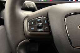 punainen Ford Mustang Mach-E 2022 kuva 16.