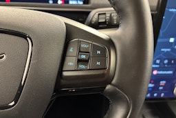 punainen Ford Mustang Mach-E 2022 kuva 17.