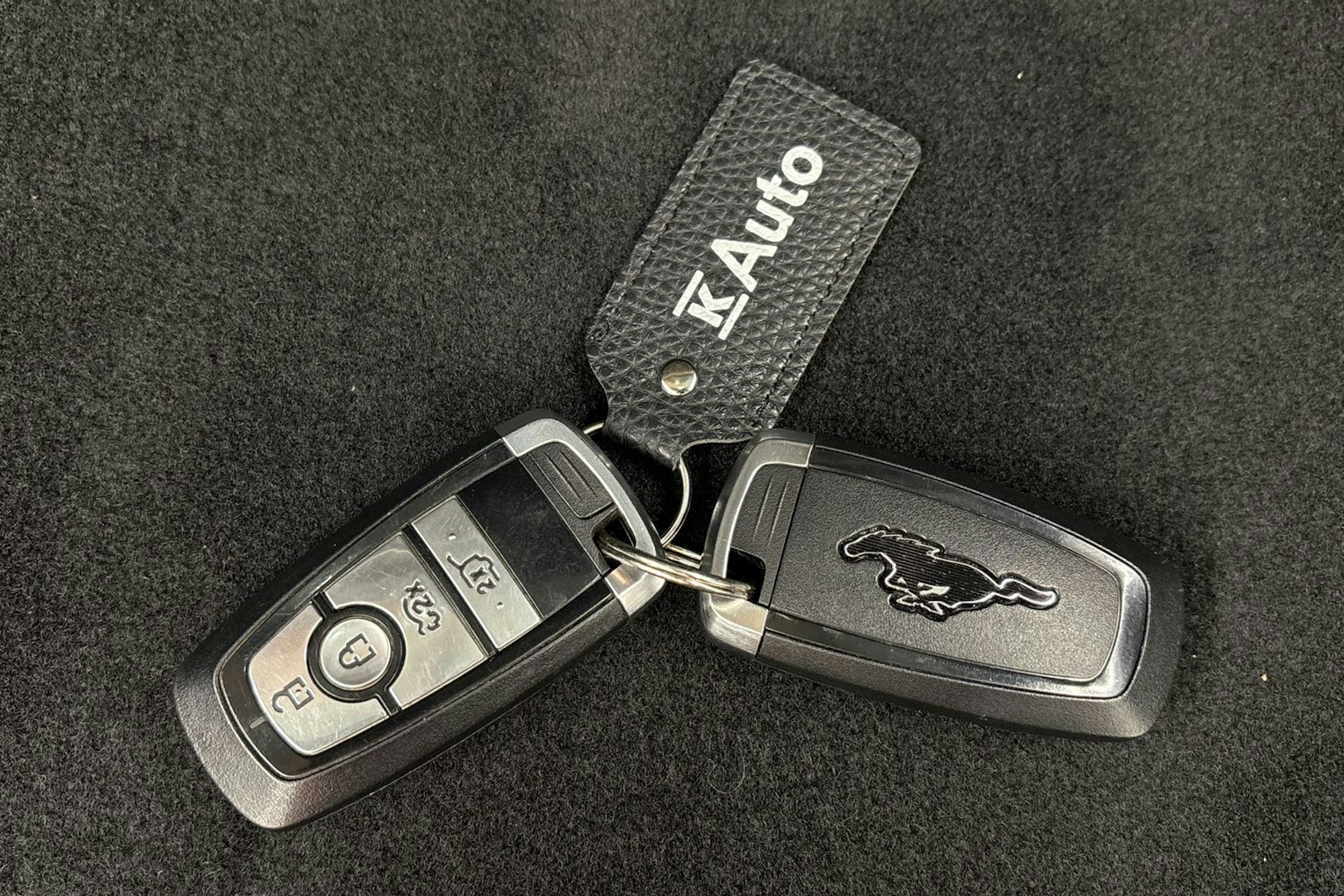 punainen Ford Mustang Mach-E 2022 kuva 25.