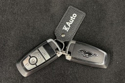 punainen Ford Mustang Mach-E 2022 kuva 25.