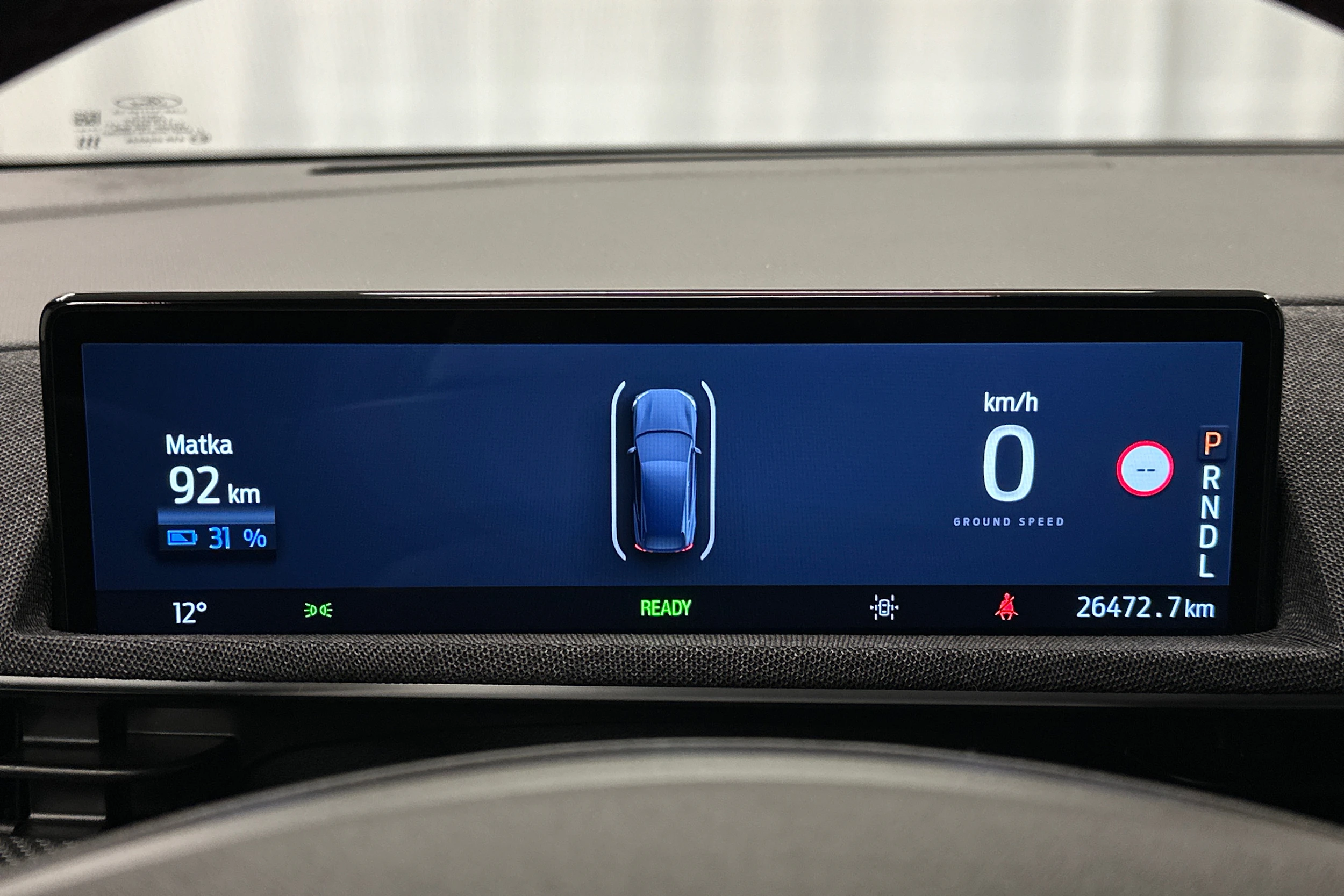 valkoinen Ford Mustang Mach-E 2022 kuva 19.