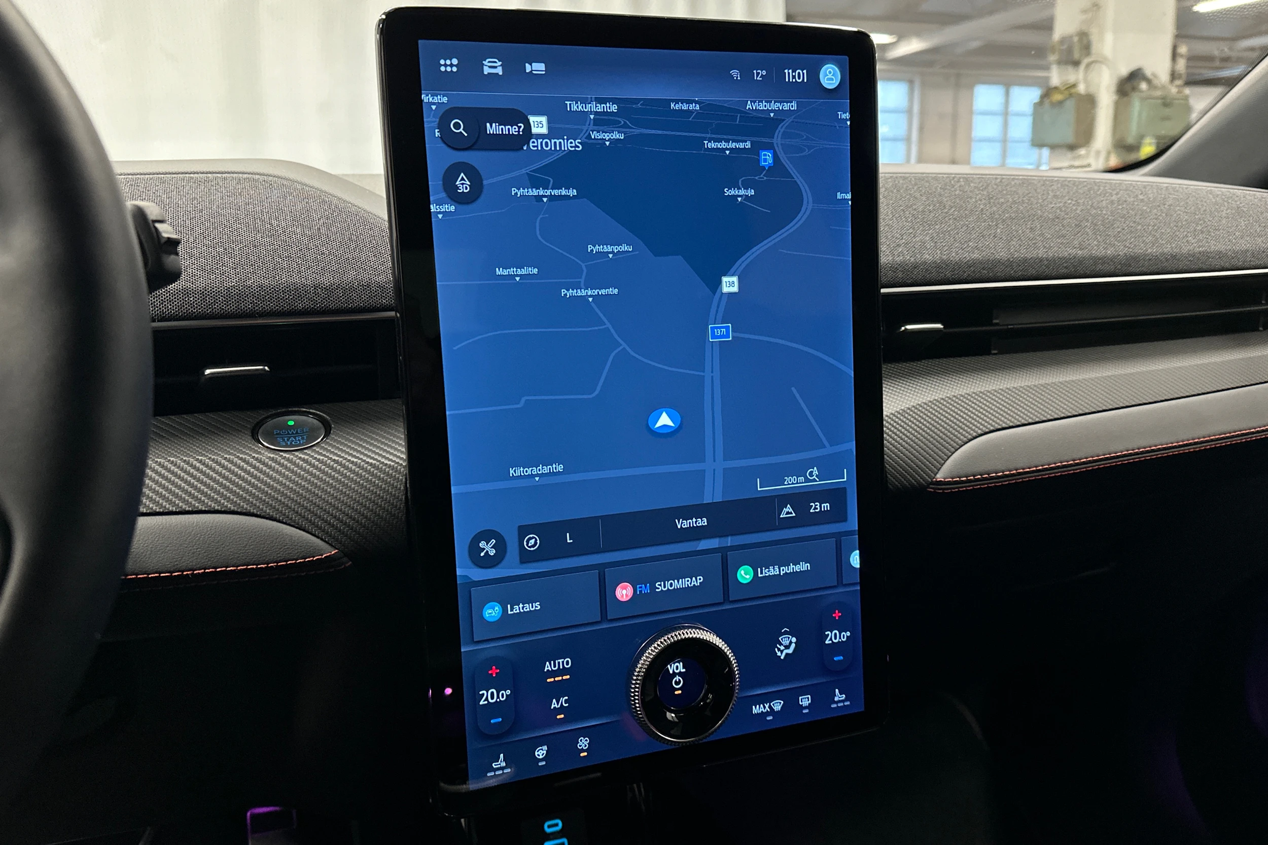 valkoinen Ford Mustang Mach-E 2022 kuva 20.