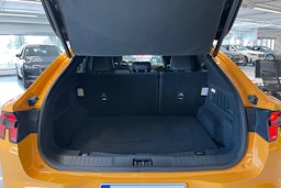 oranssi Ford Mustang Mach-E 2022 kuva 30.