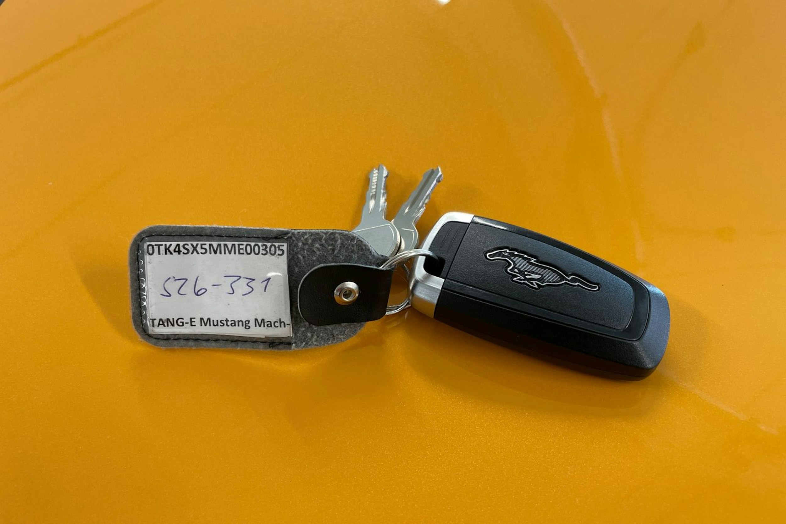 oranssi Ford Mustang Mach-E 2022 kuva 31.