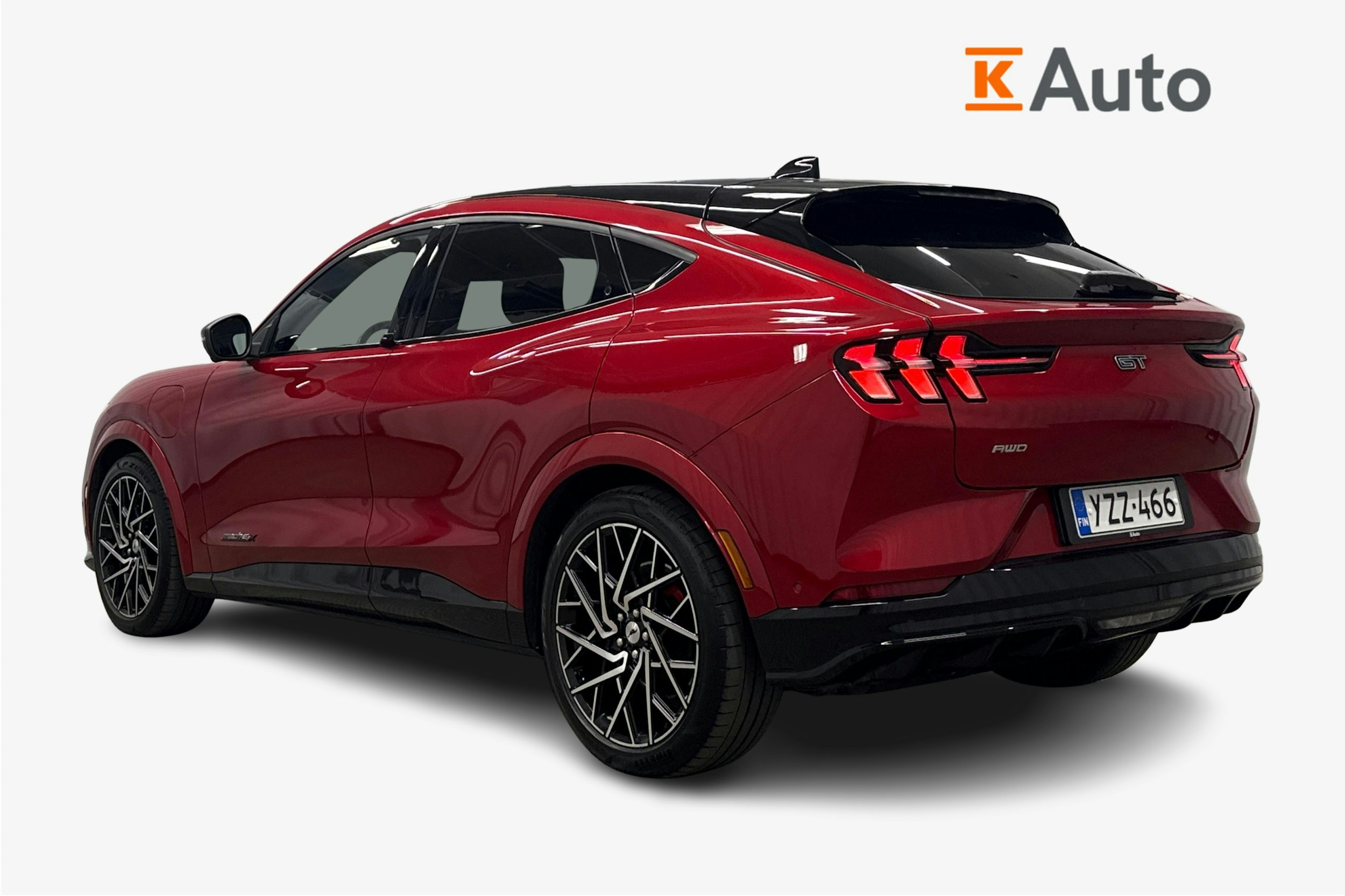 punainen Ford Mustang Mach-E 2022 kuva 2.