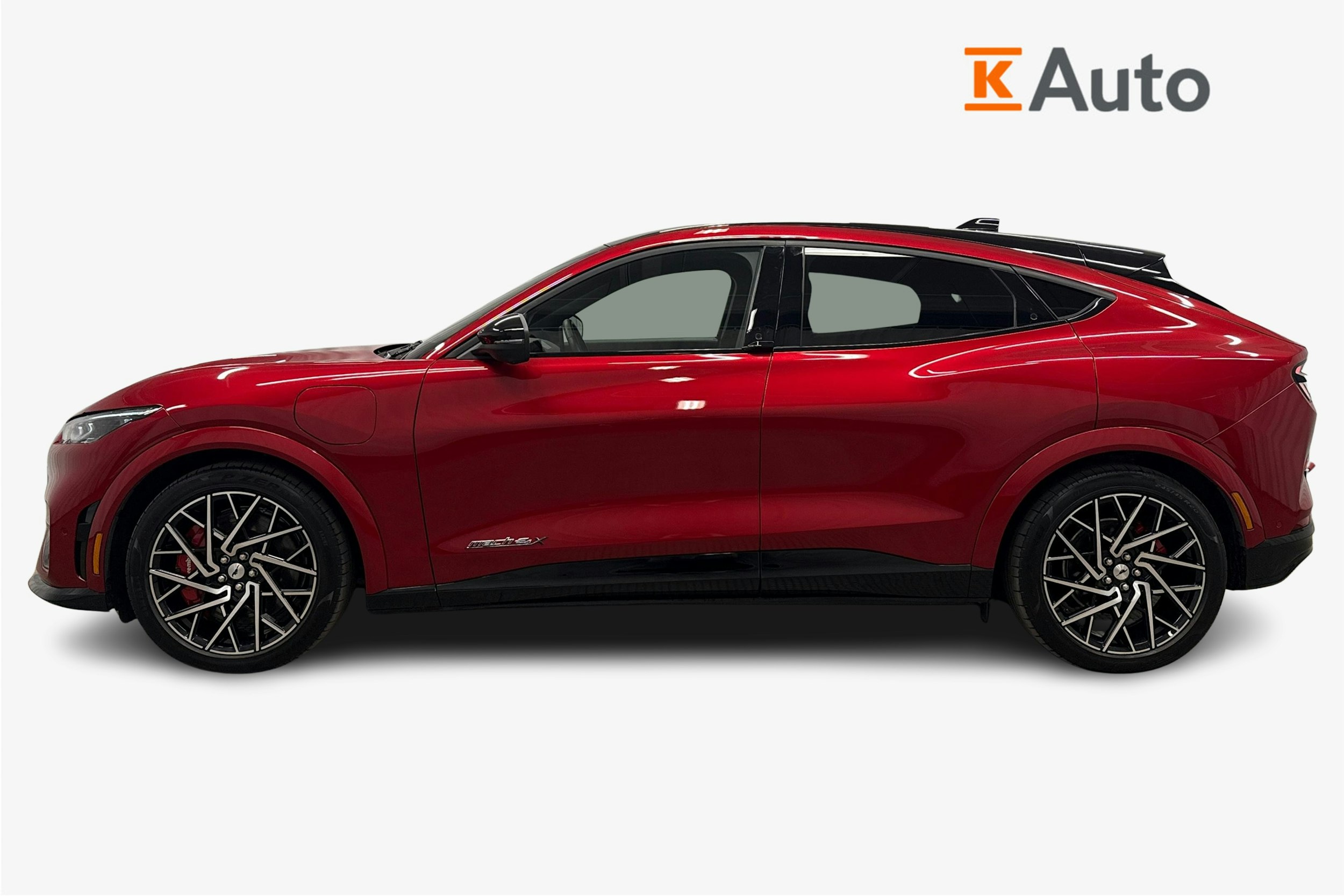 punainen Ford Mustang Mach-E 2022 kuva 5.