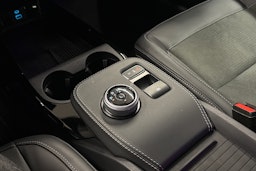 punainen Ford Mustang Mach-E 2022 kuva 21.