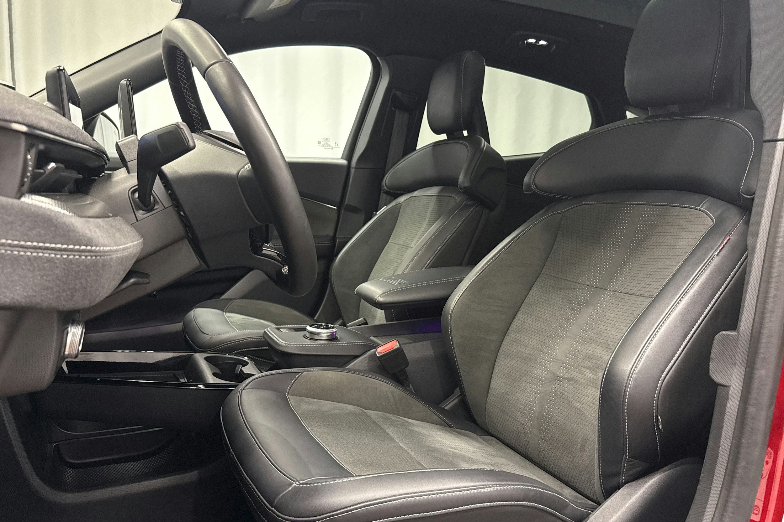 punainen Ford Mustang Mach-E 2022 kuva 23.