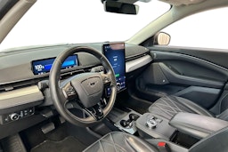 musta Ford Mustang Mach-E 2022 kuva 6.
