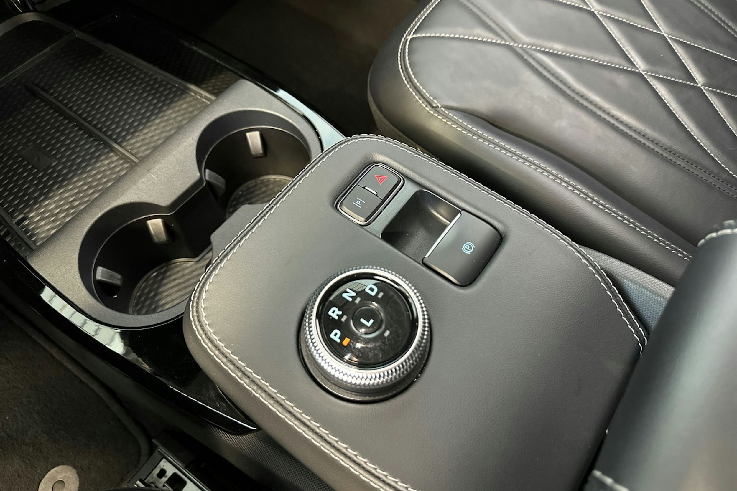 musta Ford Mustang Mach-E 2022 kuva 20.