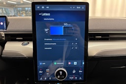 Punainen Ford Mustang Mach-E 2025 kuva 21.