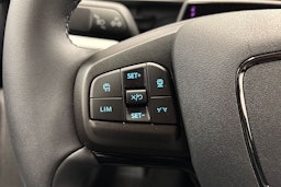 Punainen Ford Mustang Mach-E 2025 kuva 24.