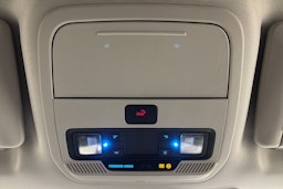 Punainen Ford Mustang Mach-E 2025 kuva 28.