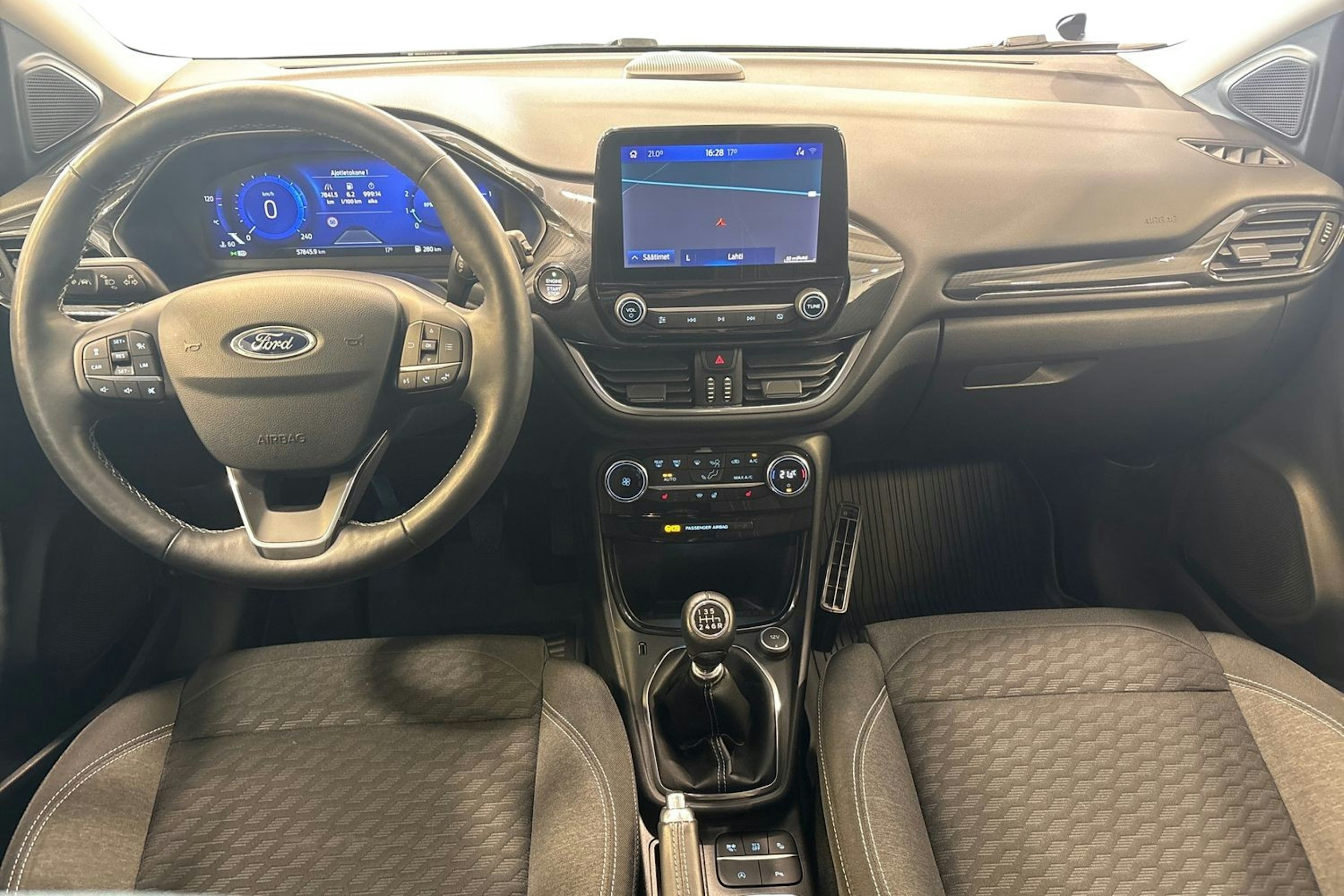 Valkoinen Ford Puma 2020 kuva 9.