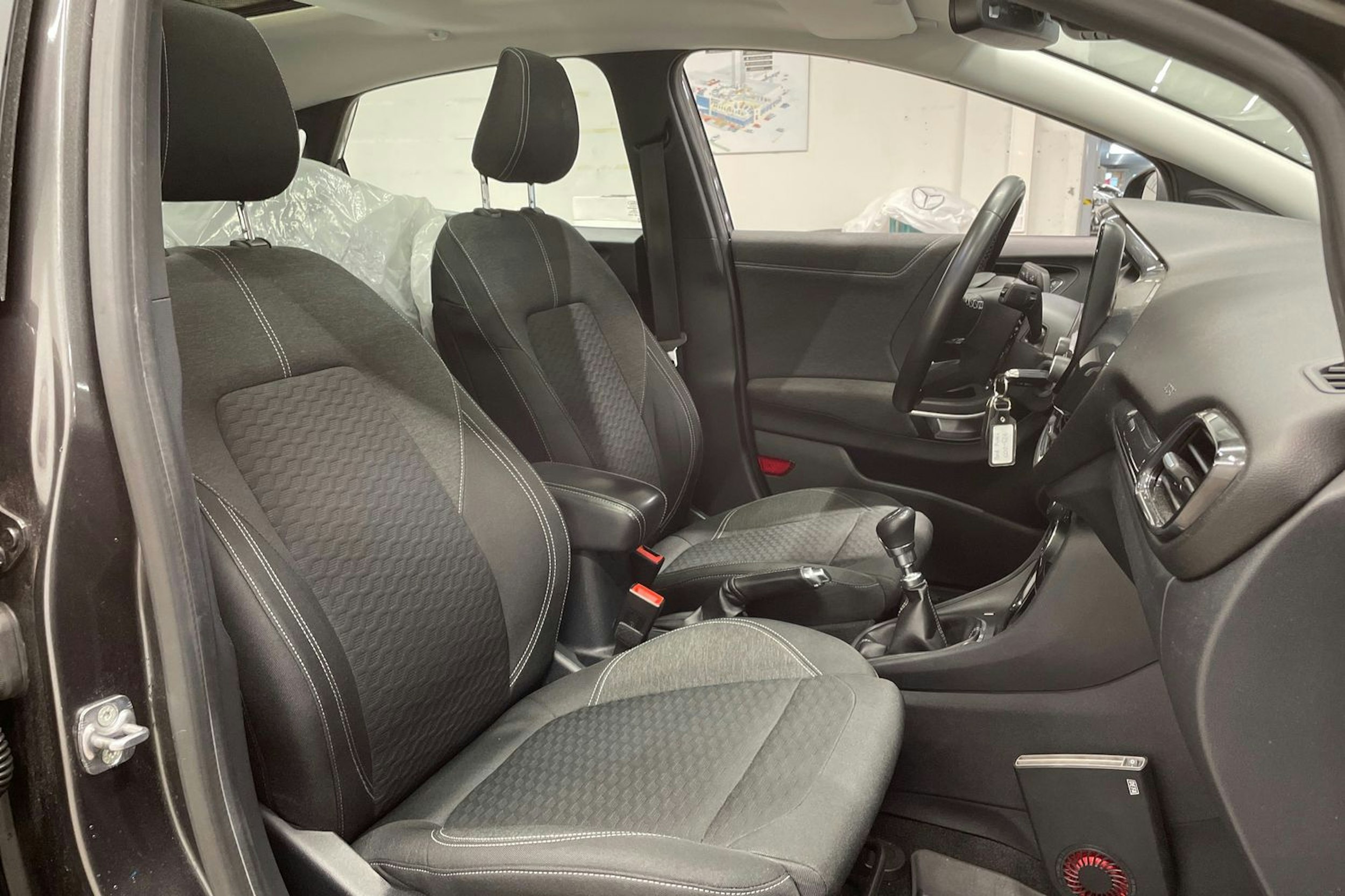 Harmaa Ford Puma 2020 kuva 28.