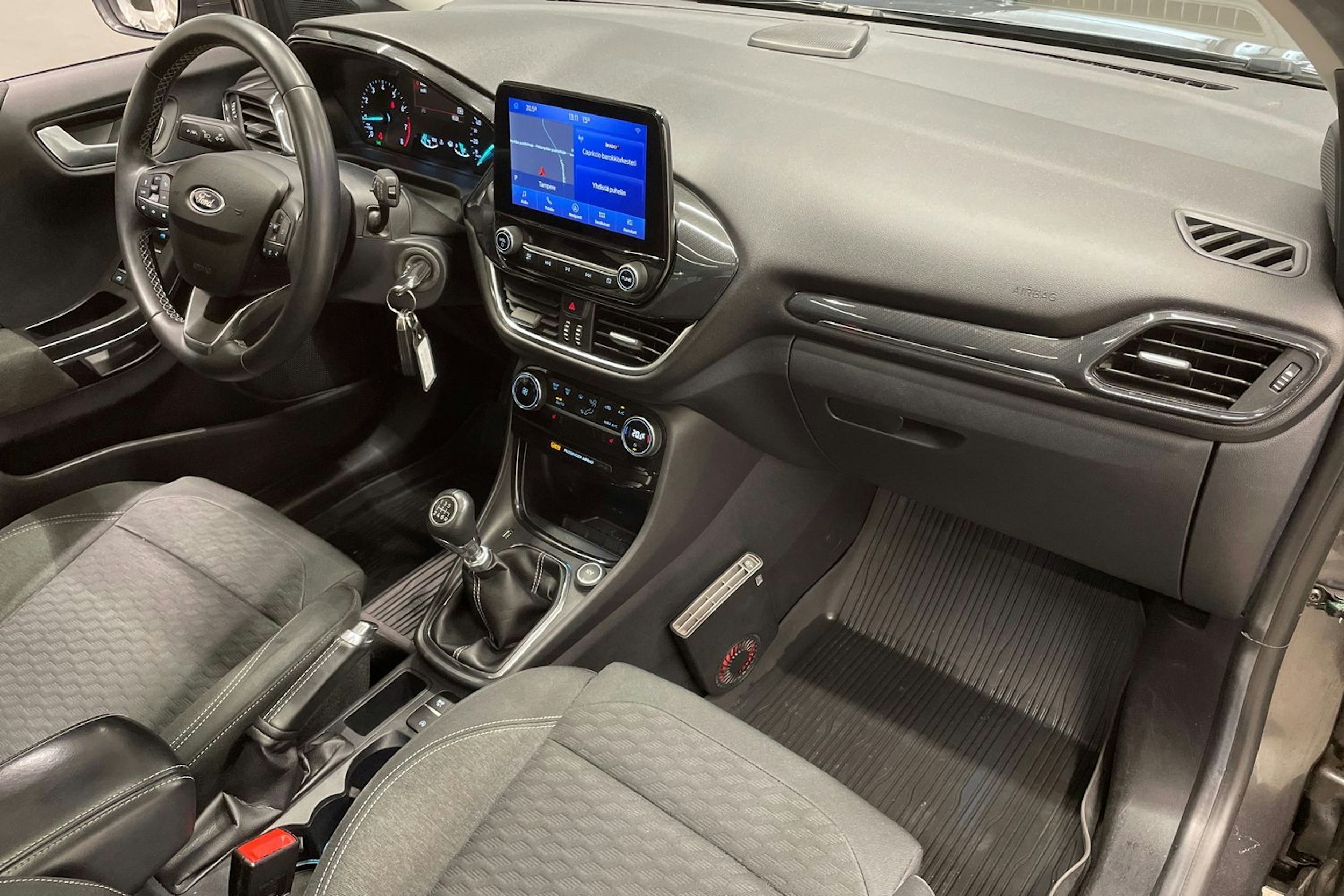 Harmaa Ford Puma 2020 kuva 29.