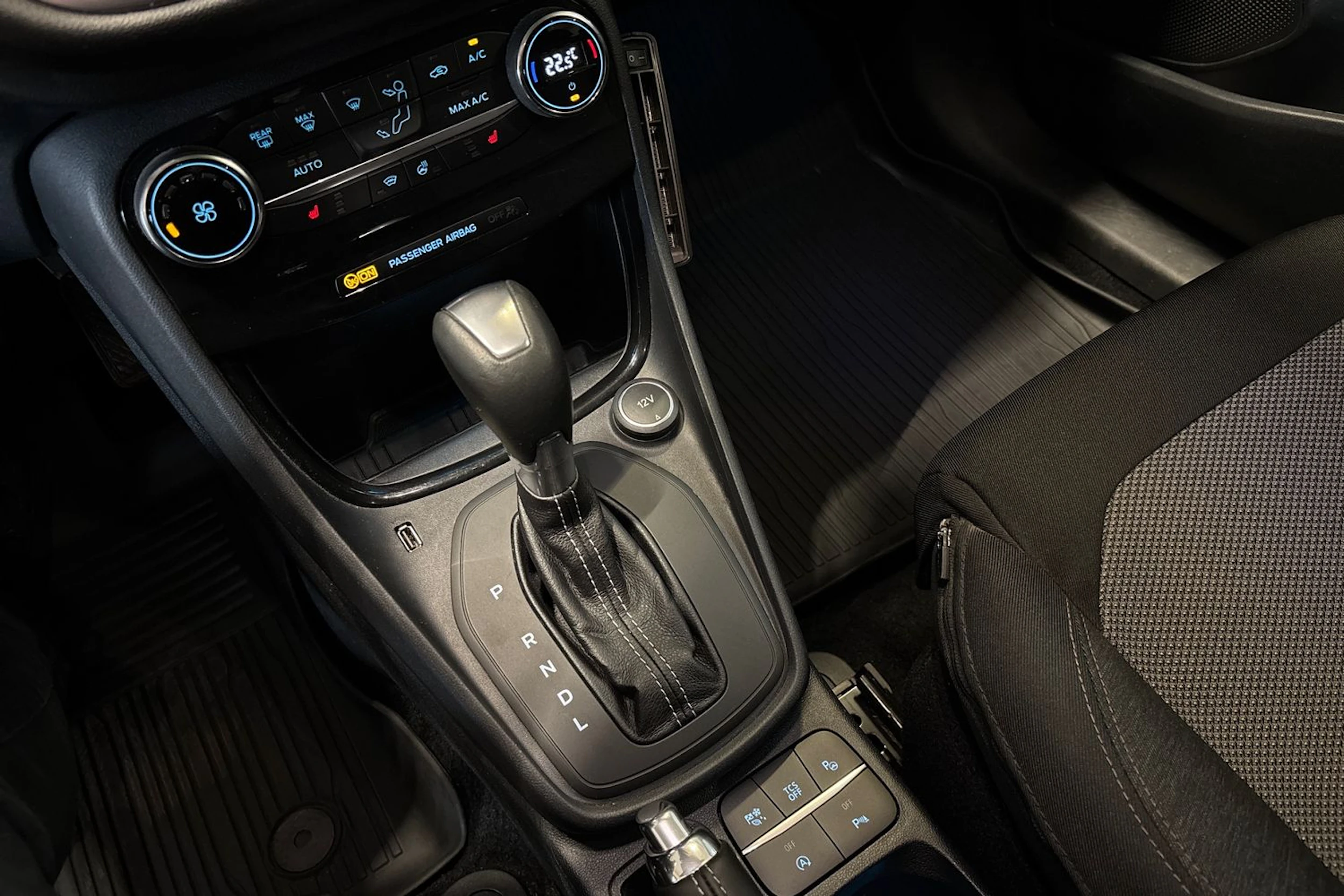 Punainen Ford Puma 2020 kuva 20.