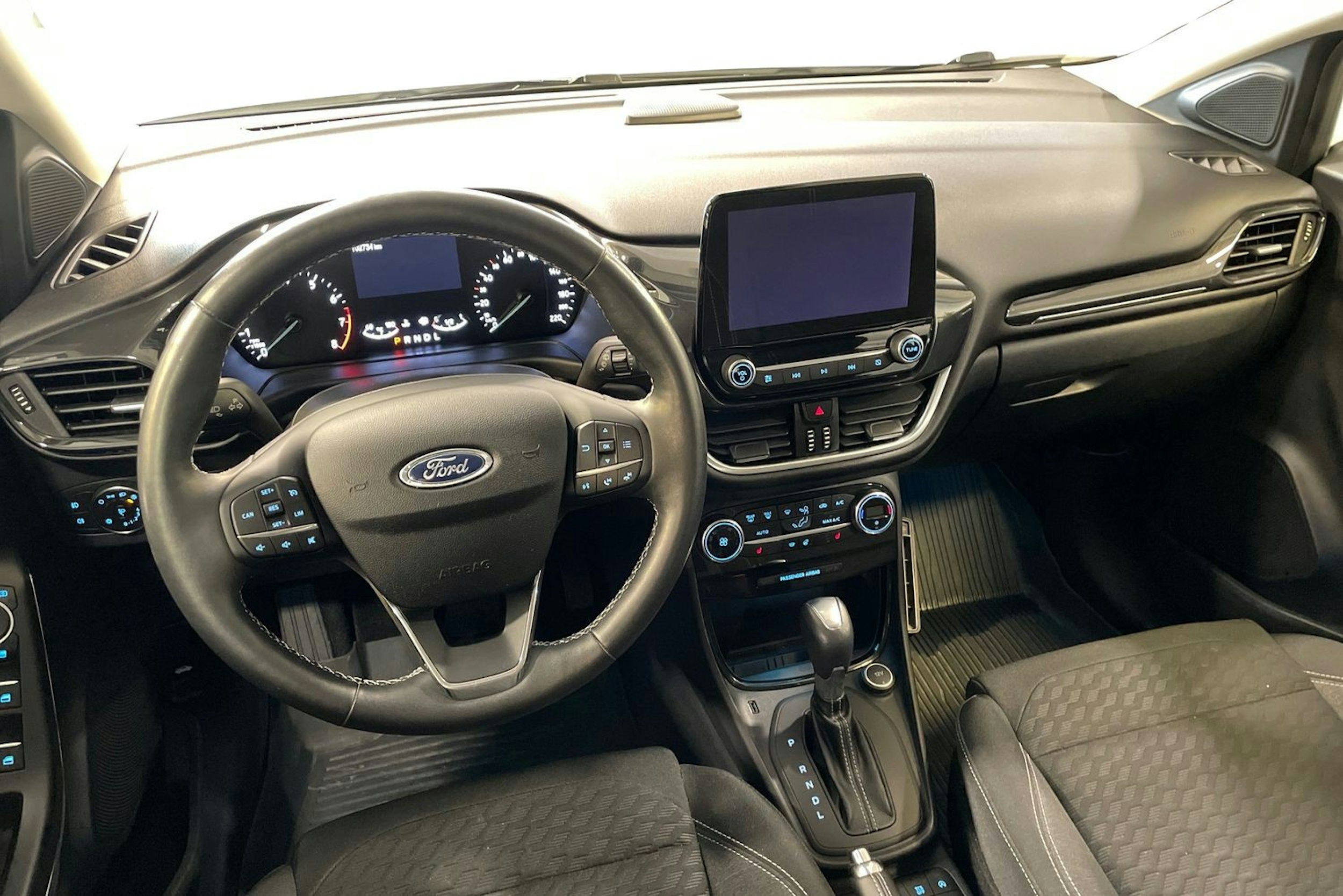 valkoinen Ford Puma 2020 kuva 9.