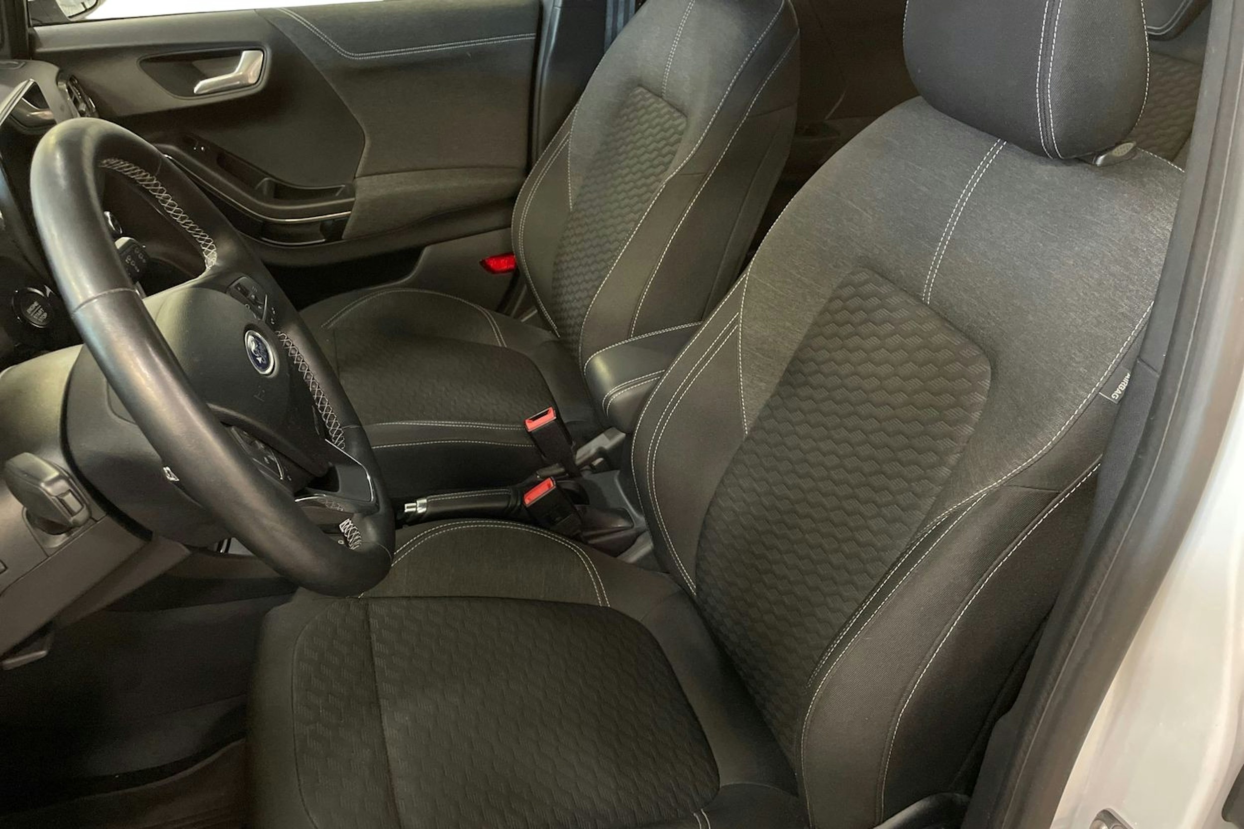 valkoinen Ford Puma 2020 kuva 10.